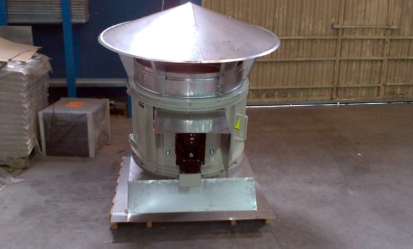 Extractor de tejado como motor anticorrosivo y apertura a 180º