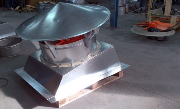 Extractor de cubierta de gran caudal 29.700 m3/h. con base a medida