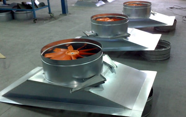 Extractores de cubierta de 17.500 m3/h. con 2 velocidades