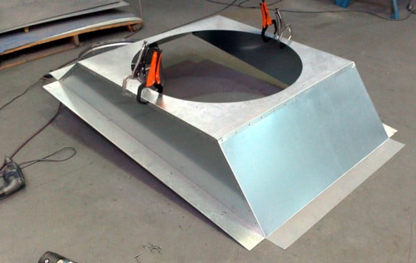 Base especial en 2 mm. para extractor de 15 CV.