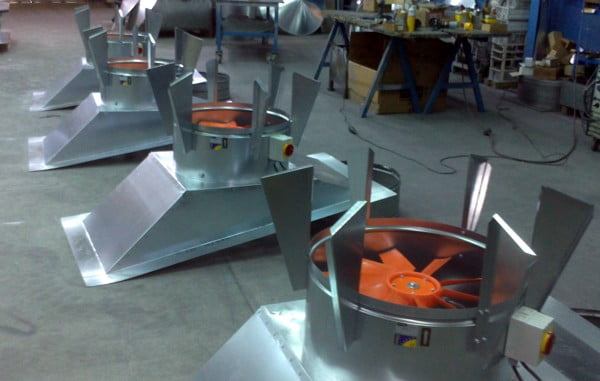 Grupos con los extractores y escuadras de sujeción instaladas