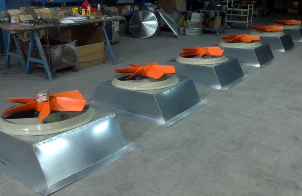 Extractores con brida en bases a medida