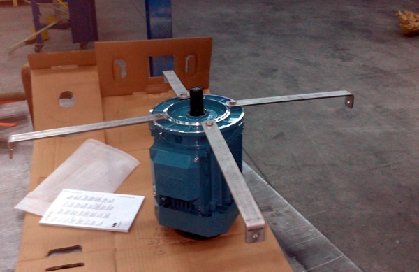 Motor de 17.500 m3 de aire a la hora con soportes