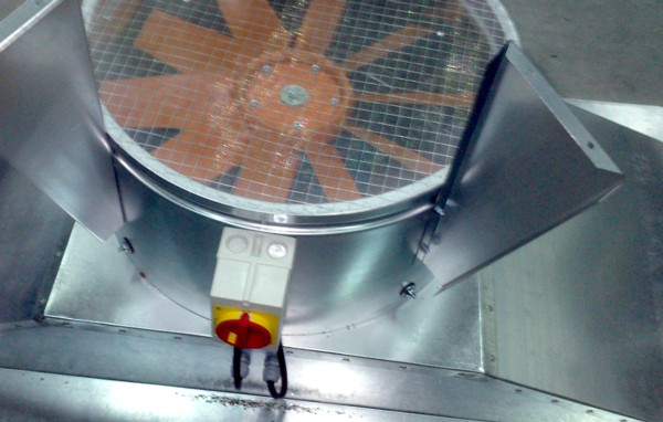 Extractor con mosquitera y conmutador paro marcha