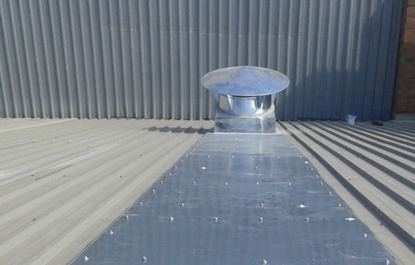 <!--:es-->Ventilación en Cubierta Sándwich<!--:-->