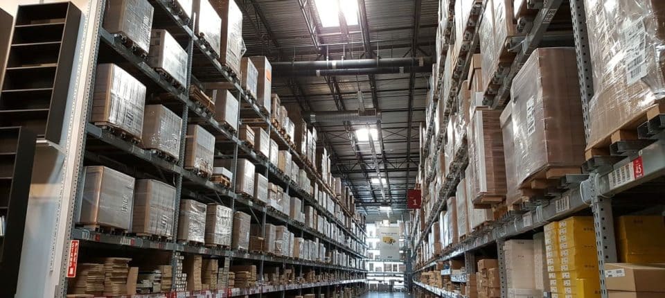 Naves de almacenamiento y logística