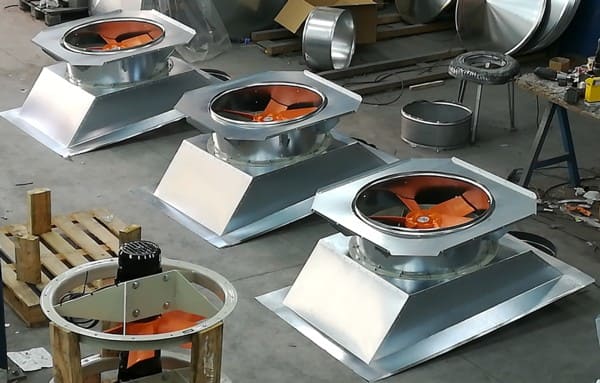 Instalación de equipo de ventilación mixto para la extracción de calor