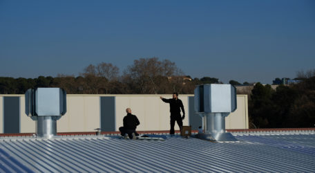 Ventilación en cubiertas industriales ante la próxima ola de calor