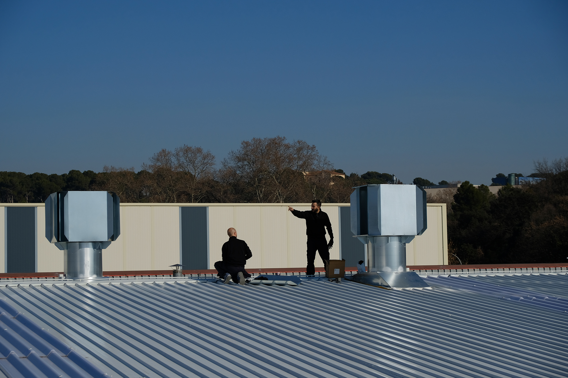 Ventilación en cubiertas industriales ante la próxima ola de calor